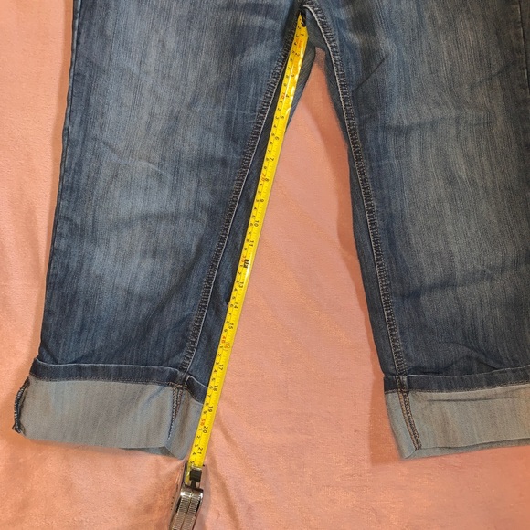 MERONA•mid rise•capris - Picture 8 of 8